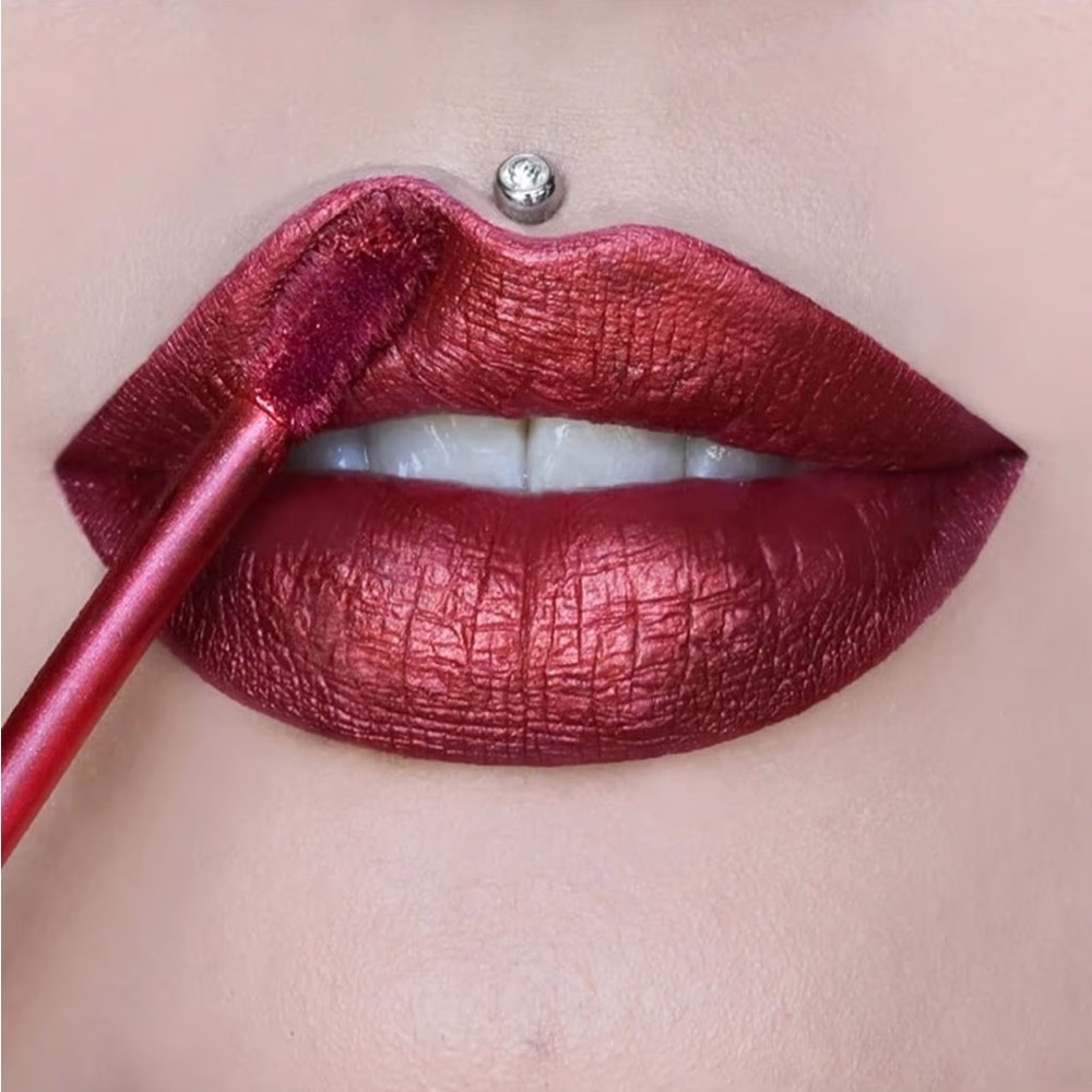 Jeffree Star Poinsettia Velour Liquid Lipstick - Shimmering Red - Picture 4 of 4
